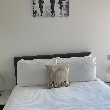 Quartermile 1 Bedroom Apartment - With Free Parking Included Единбург Екстер'єр фото