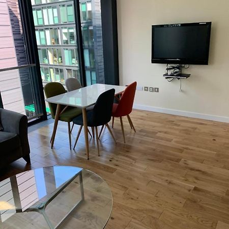 Quartermile 1 Bedroom Apartment - With Free Parking Included Единбург Екстер'єр фото