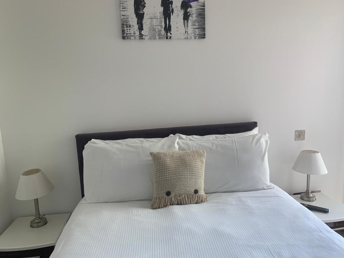 Quartermile 1 Bedroom Apartment - With Free Parking Included Единбург Екстер'єр фото