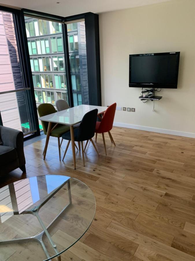 Quartermile 1 Bedroom Apartment - With Free Parking Included Единбург Екстер'єр фото
